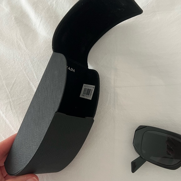 Prada PR 17WS Sunglasses - Picture 4 of 13